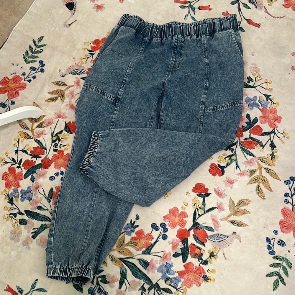 Women’s Elastic-Waist Blue Denim Jogger Jeans